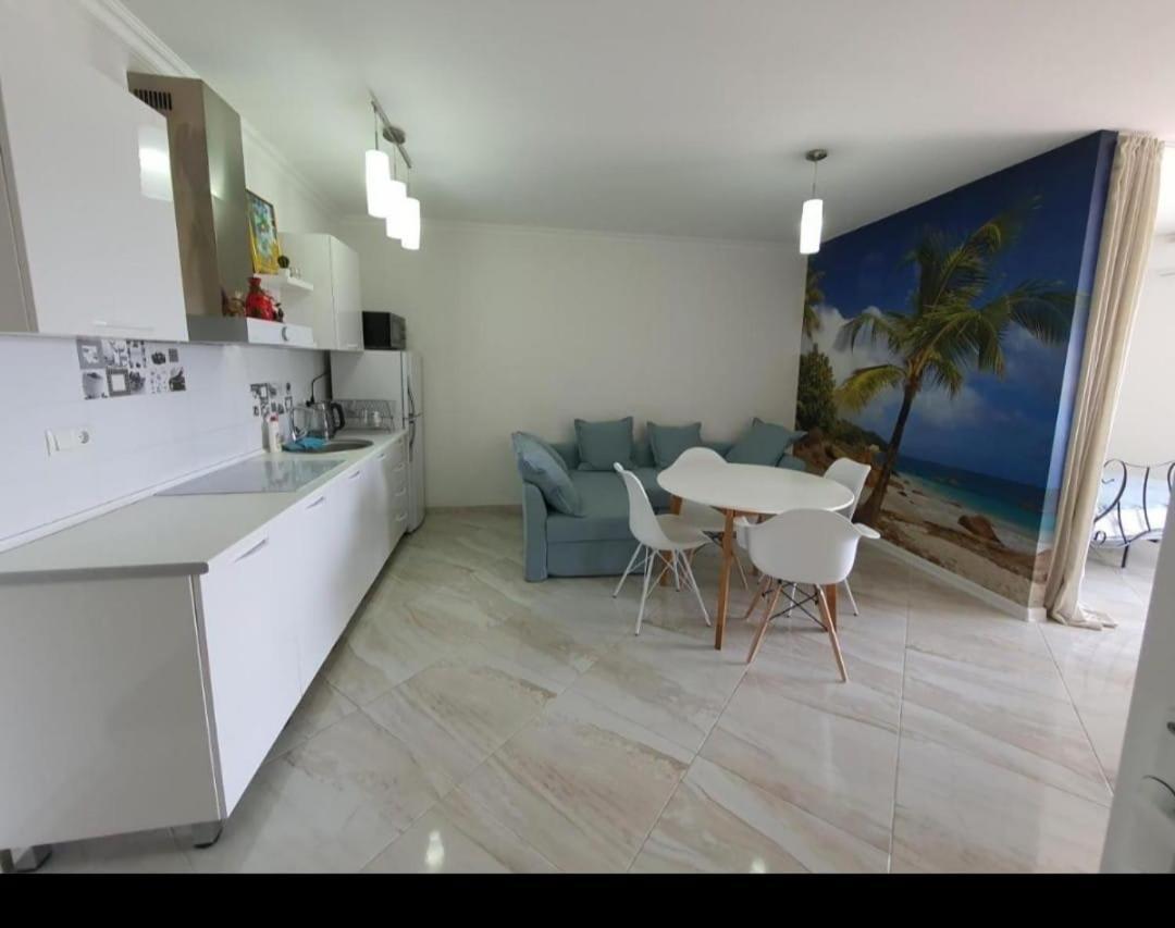Watching The Sea Apartment Μπατούμι Εξωτερικό φωτογραφία